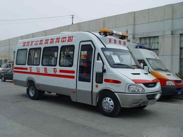 救護(hù)車生產(chǎn)廠家的發(fā)展趨勢如何？一篇文章告訴你。01
