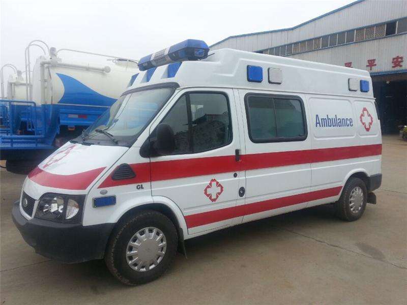 救護車和醫(yī)療車有什么區(qū)別？救護車廠家專業(yè)為你解答。01