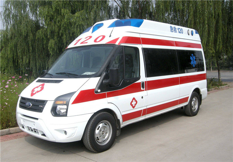 移動救護車為何頻頻遇到前方司機不及時避讓？